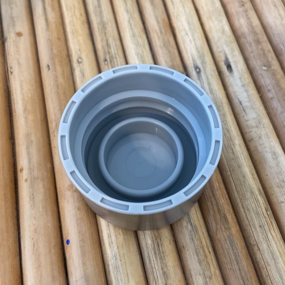 Holiday 2019 Starbucks Iridescent Rainbow Recycled Glass Water Bottle - Picture 4 of 5